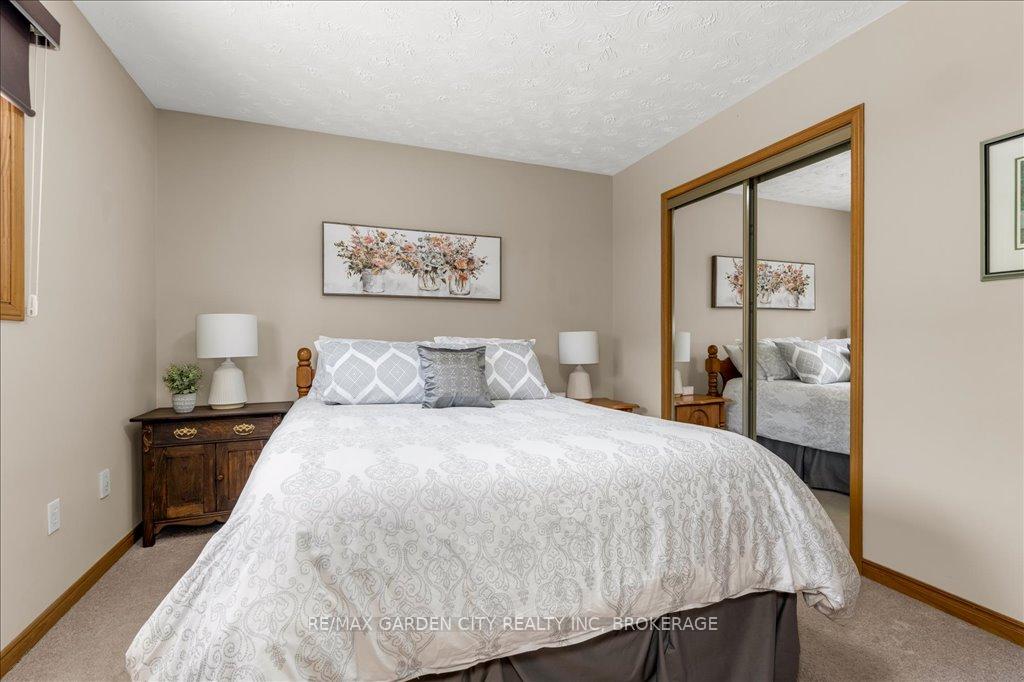Photo 27 of 20 Ravine Road, St. Catharines, Oakdale — HOMEH