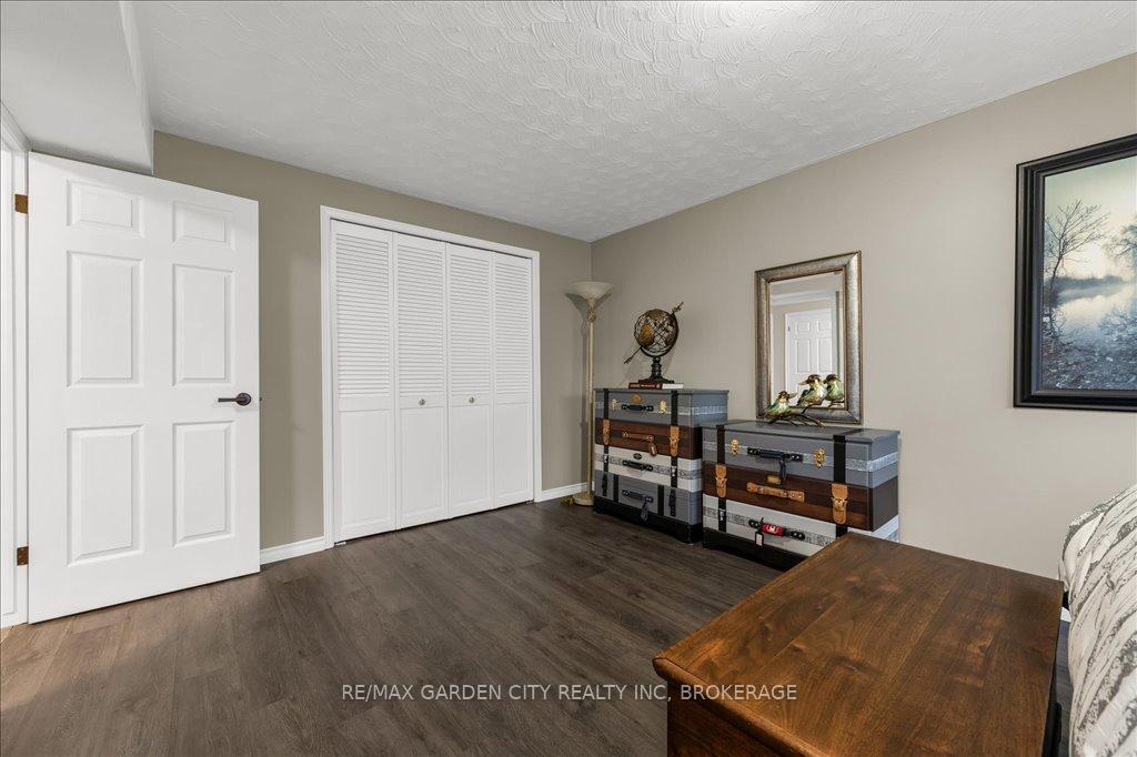 Photo 16 of 20 Ravine Road, St. Catharines, Oakdale — HOMEH