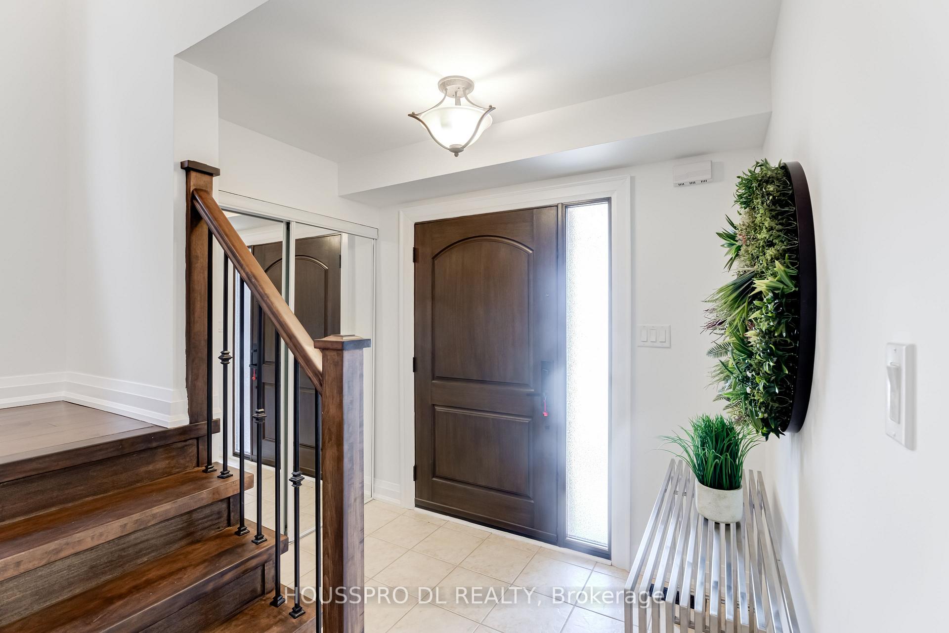 Photo 11 of 11 Baycliffe Drive, Whitby, Williamsburg — HOMEH