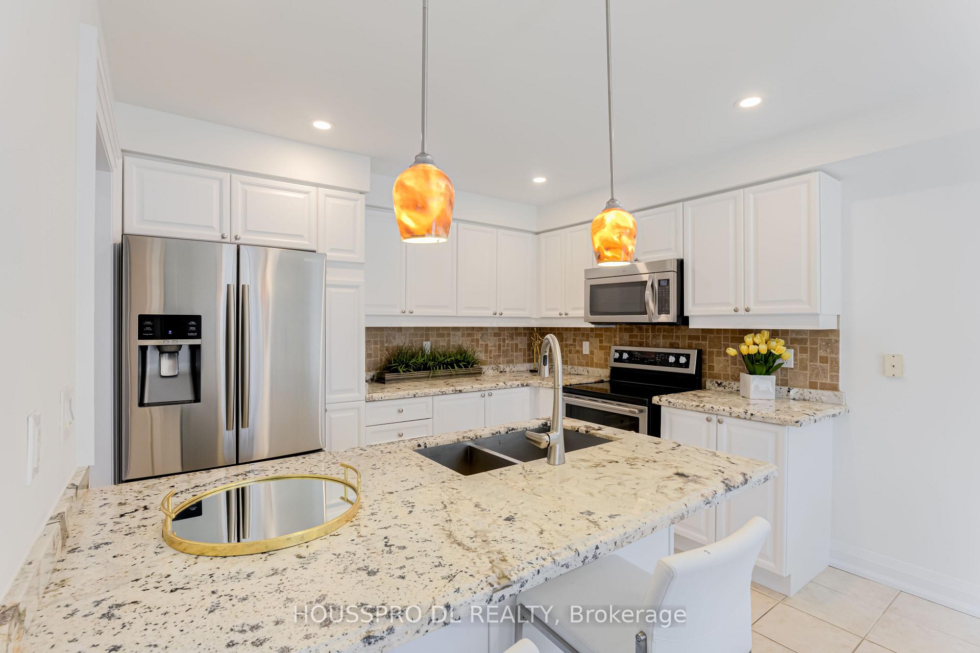 Photo 36 of 11 Baycliffe Drive, Whitby, Williamsburg — HOMEH