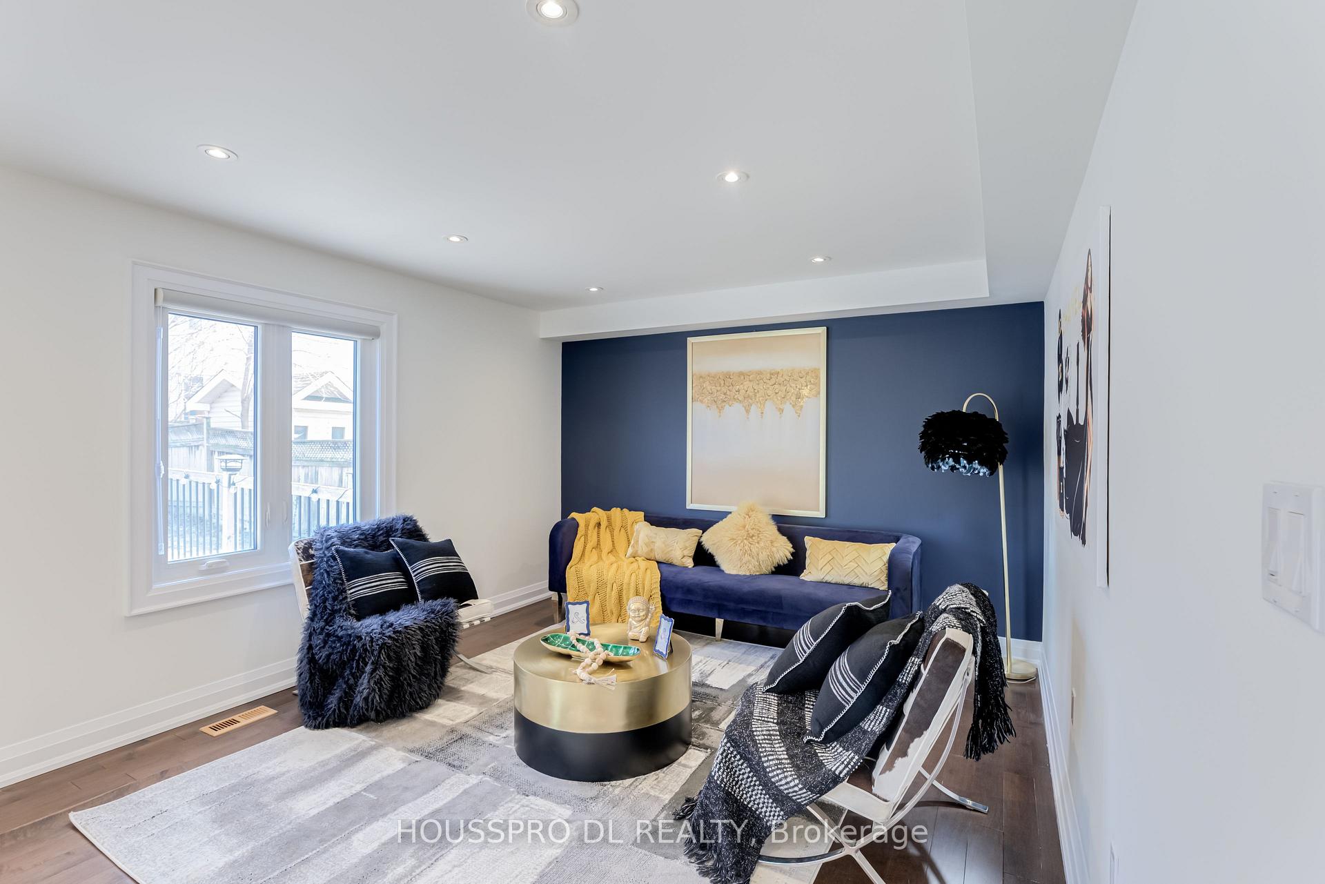 Photo 43 of 11 Baycliffe Drive, Whitby, Williamsburg — HOMEH