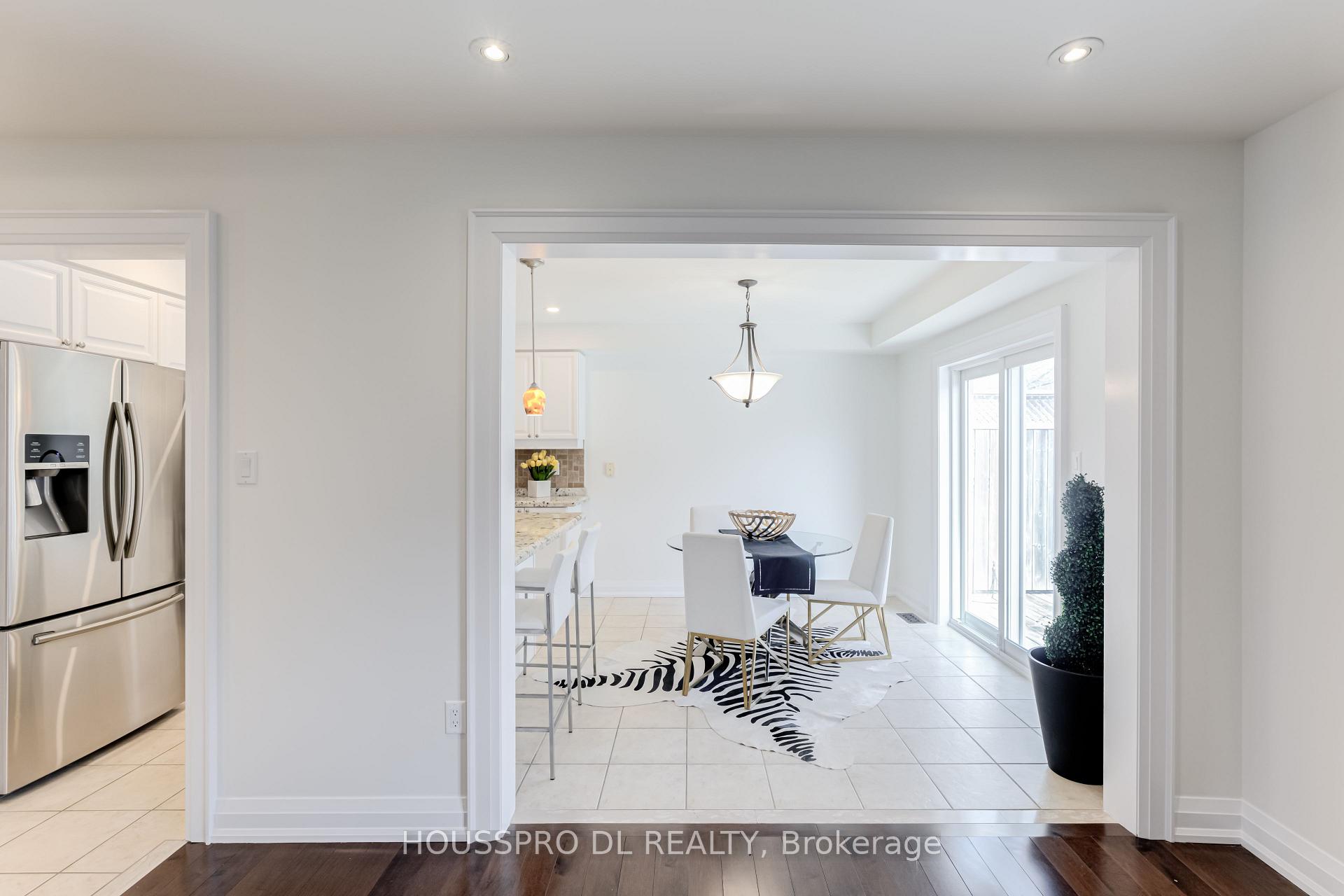 Photo 13 of 11 Baycliffe Drive, Whitby, Williamsburg — HOMEH
