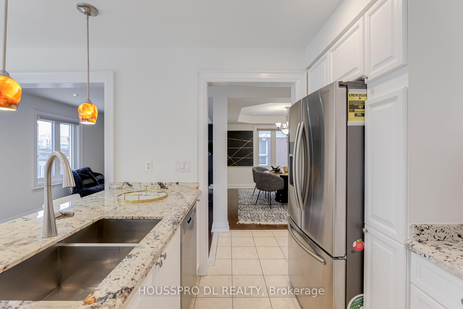 Photo 19 of 11 Baycliffe Drive, Whitby, Williamsburg — HOMEH