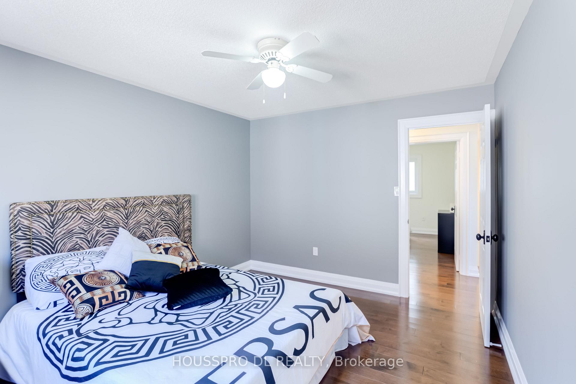 Photo 30 of 11 Baycliffe Drive, Whitby, Williamsburg — HOMEH