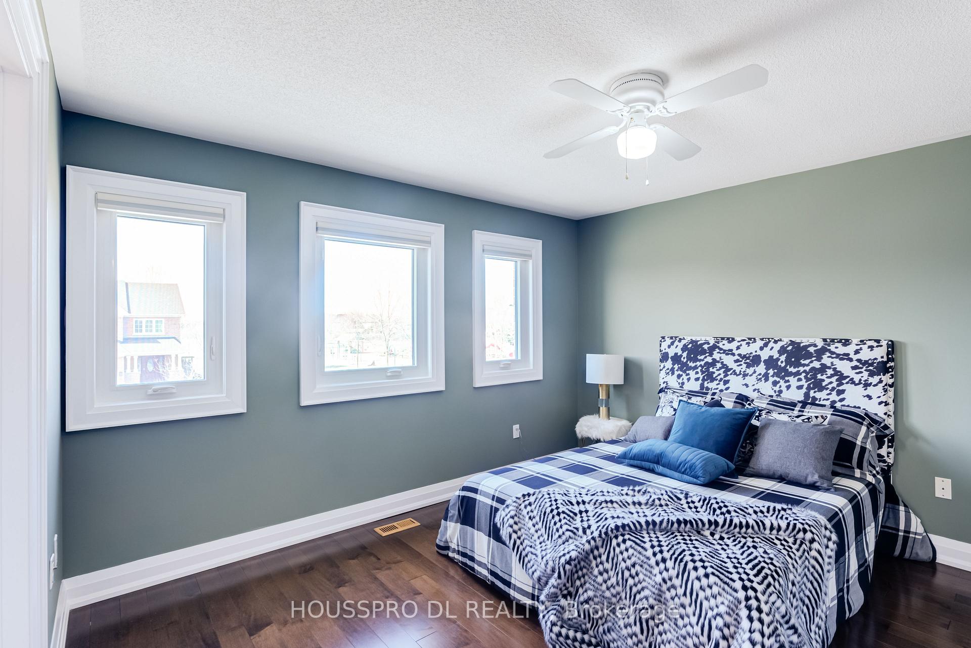 Photo 50 of 11 Baycliffe Drive, Whitby, Williamsburg — HOMEH