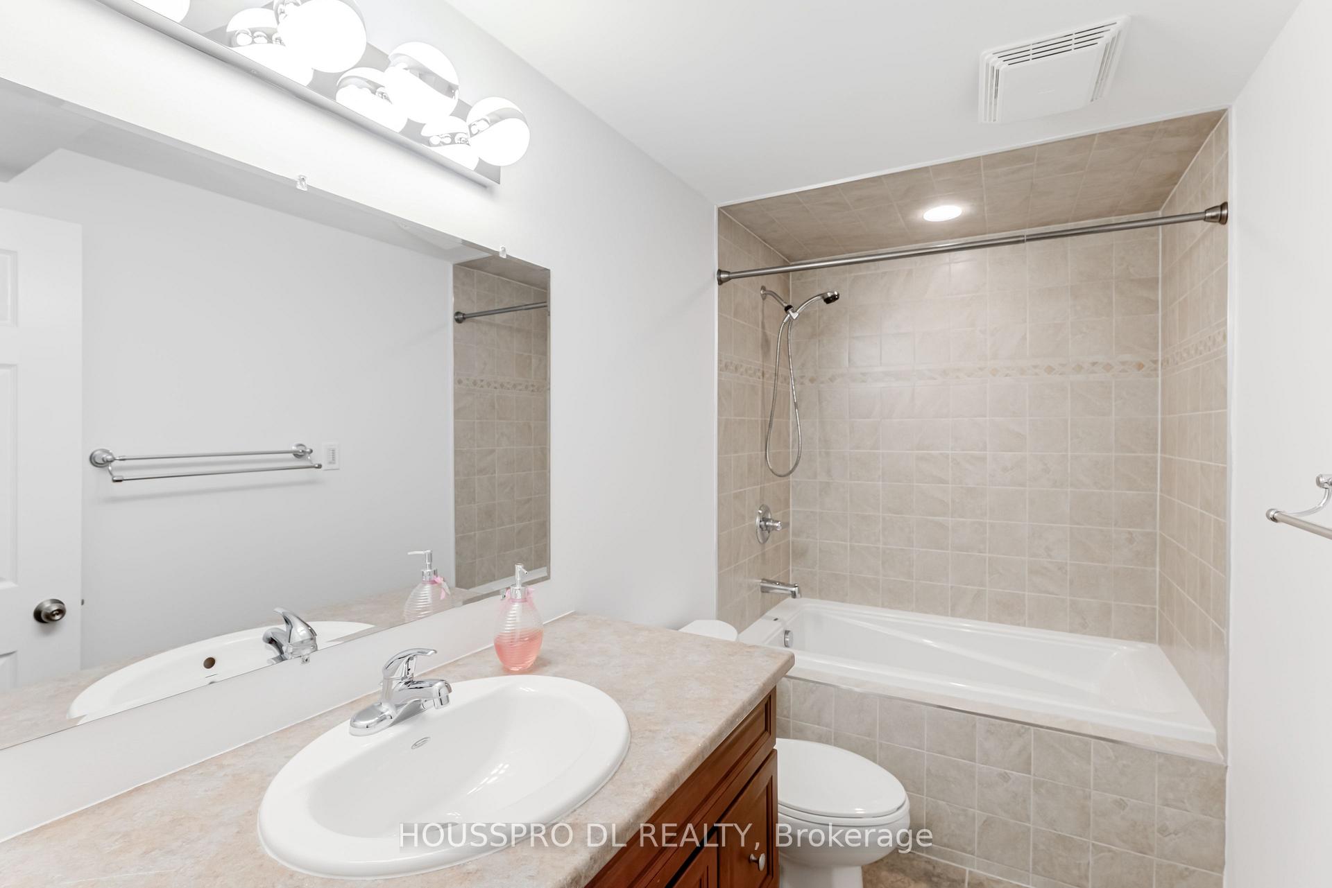 Photo 38 of 11 Baycliffe Drive, Whitby, Williamsburg — HOMEH