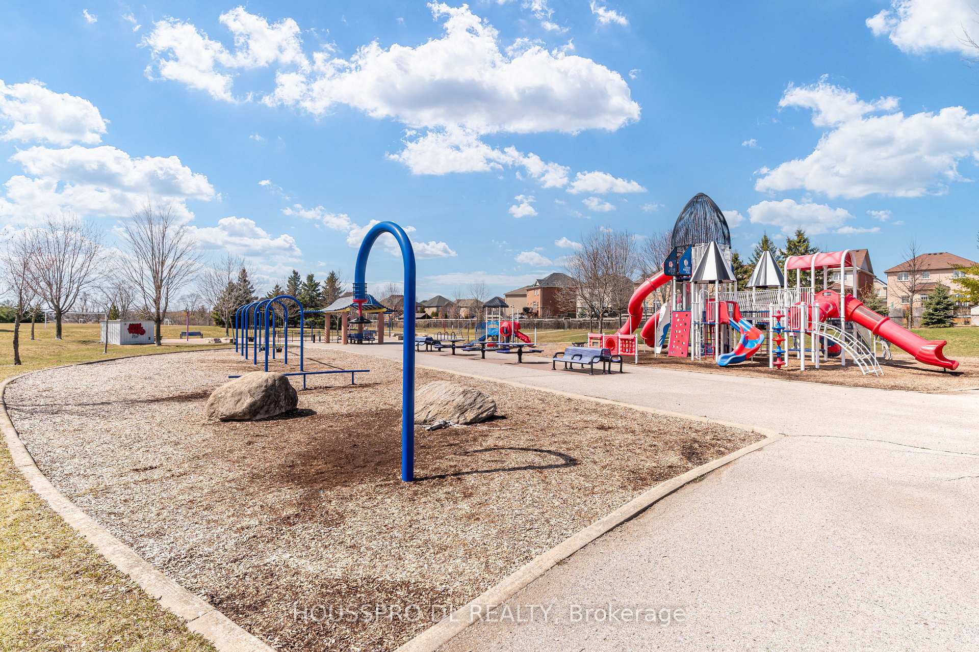 Photo 48 of 11 Baycliffe Drive, Whitby, Williamsburg — HOMEH