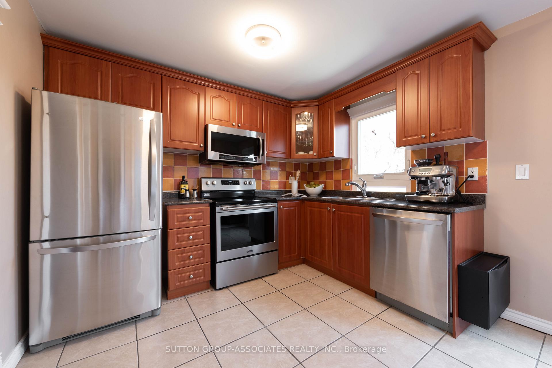 Photo 19 of 407 Westmount Avenue, Toronto, Oakwood Village — HOMEH