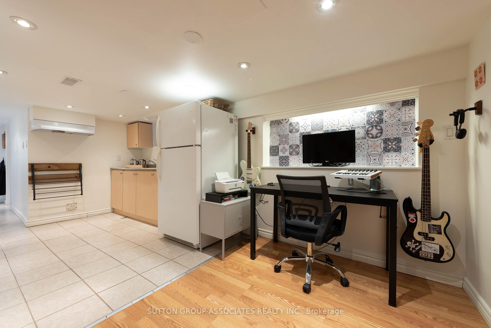 Photo 24 of 407 Westmount Avenue, Toronto, Oakwood Village — HOMEH