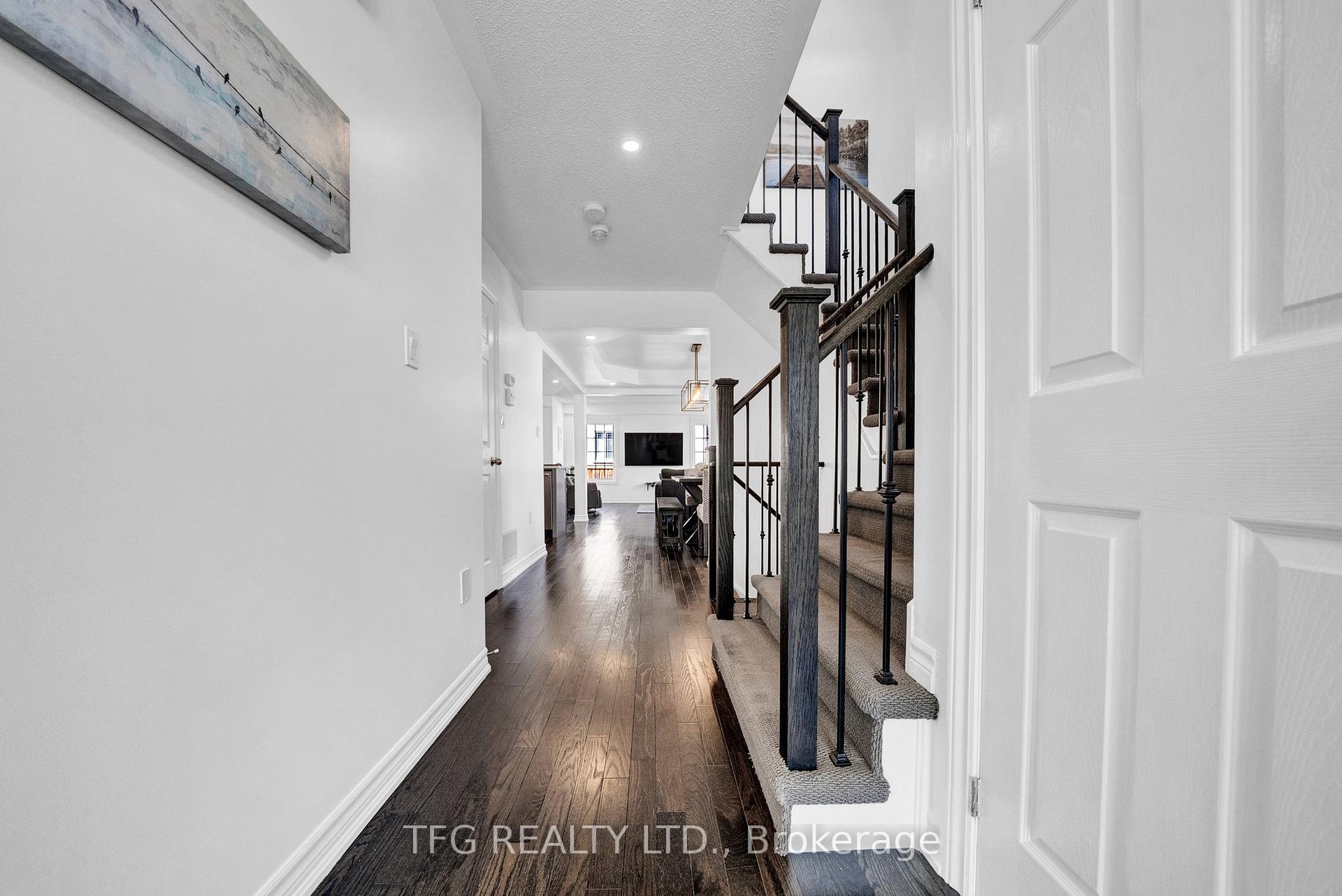 Photo 3 of 193 Elmer Adams Drive, Clarington, Courtice — HOMEH