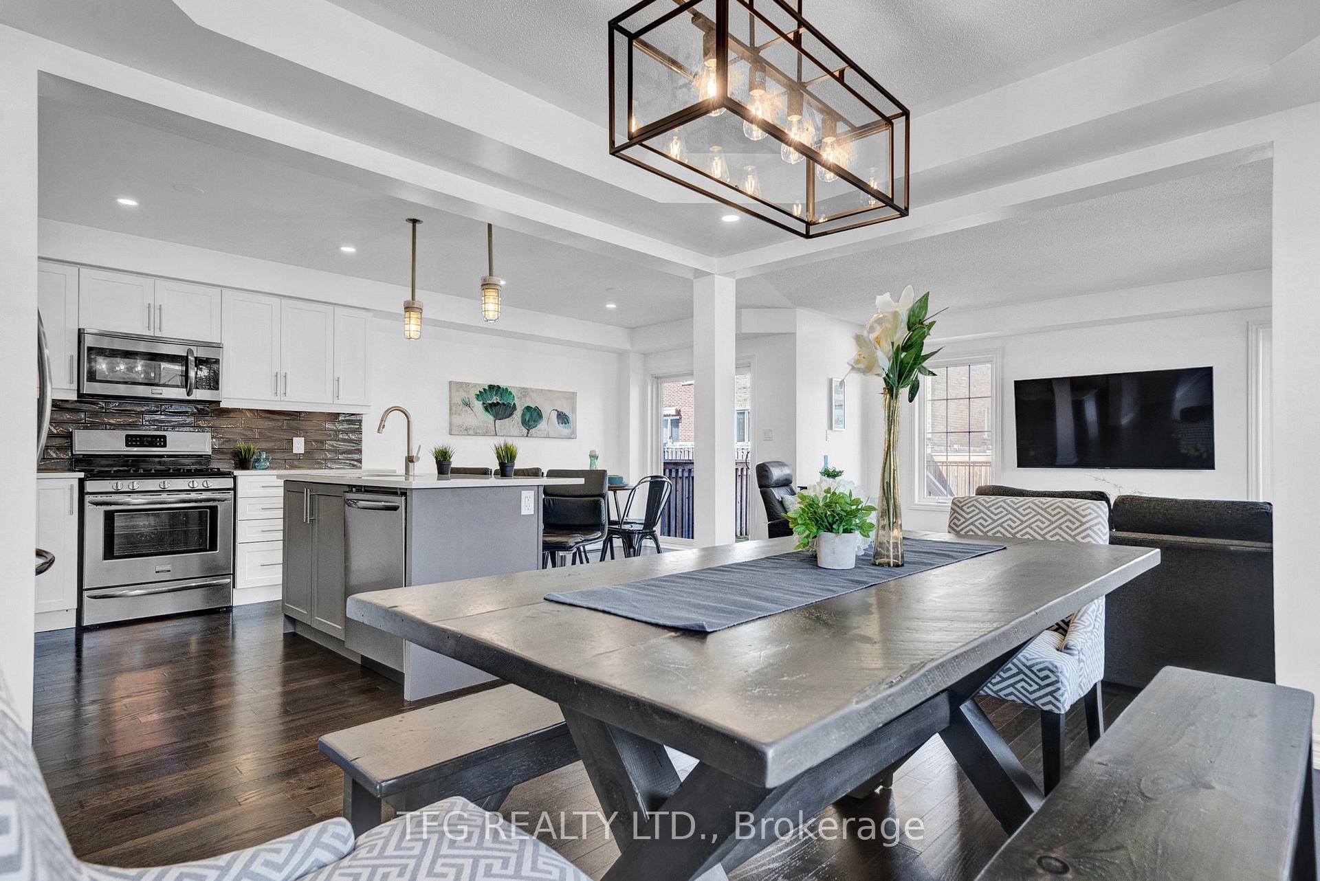 Photo 24 of 193 Elmer Adams Drive, Clarington, Courtice — HOMEH