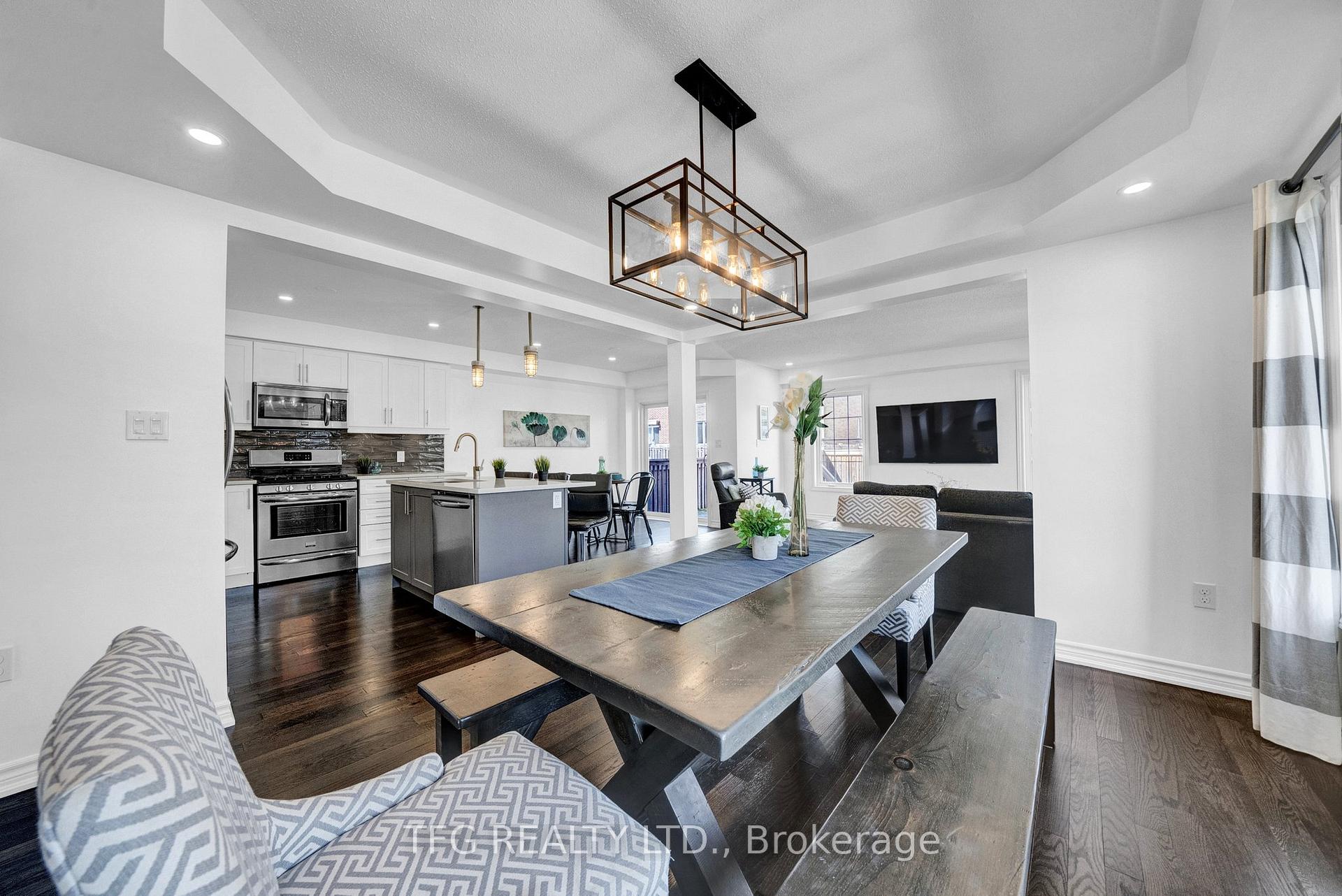 Photo 8 of 193 Elmer Adams Drive, Clarington, Courtice — HOMEH