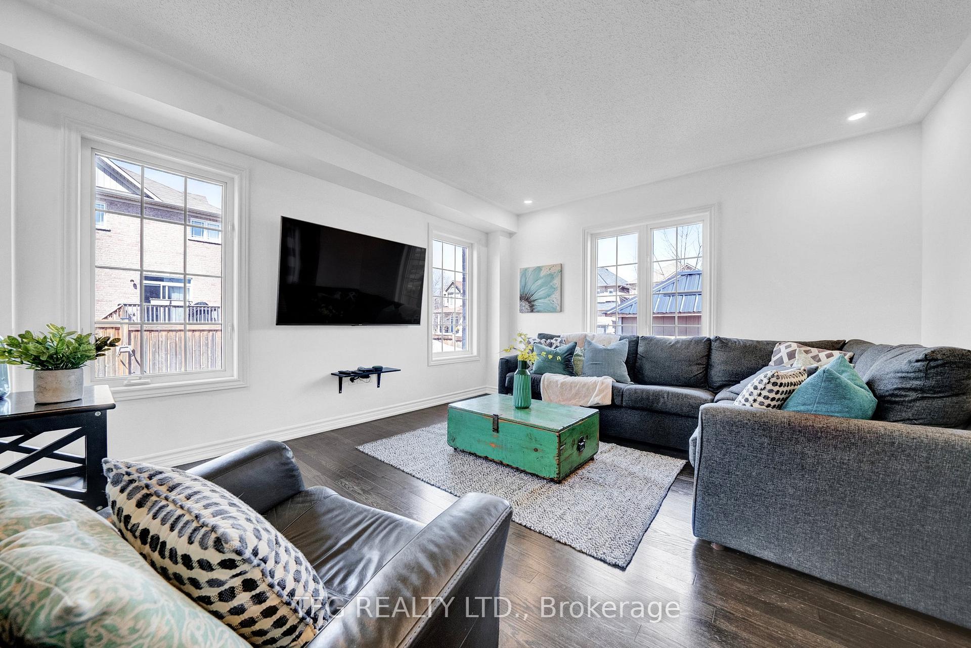 Photo 10 of 193 Elmer Adams Drive, Clarington, Courtice — HOMEH