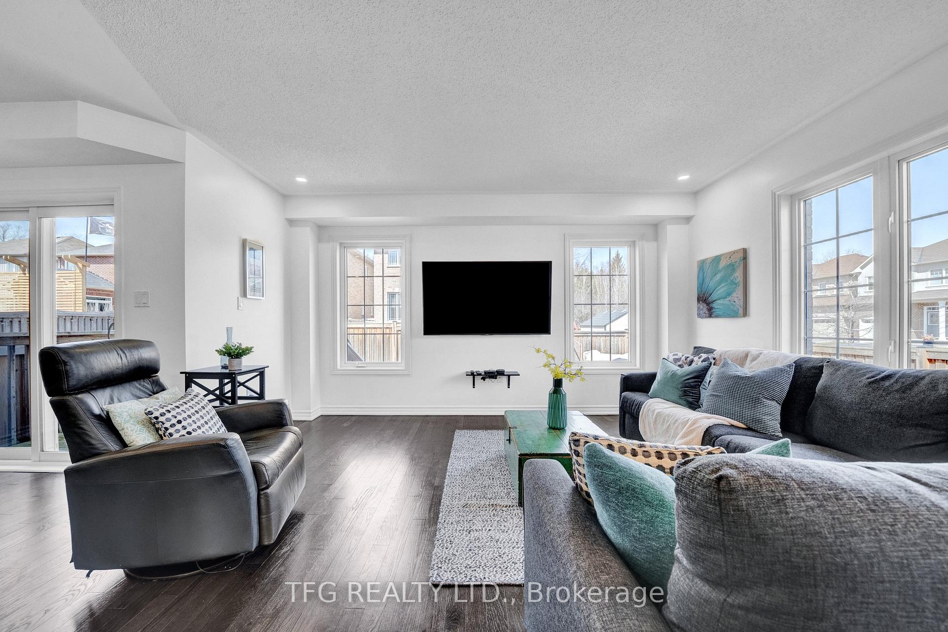 Photo 17 of 193 Elmer Adams Drive, Clarington, Courtice — HOMEH