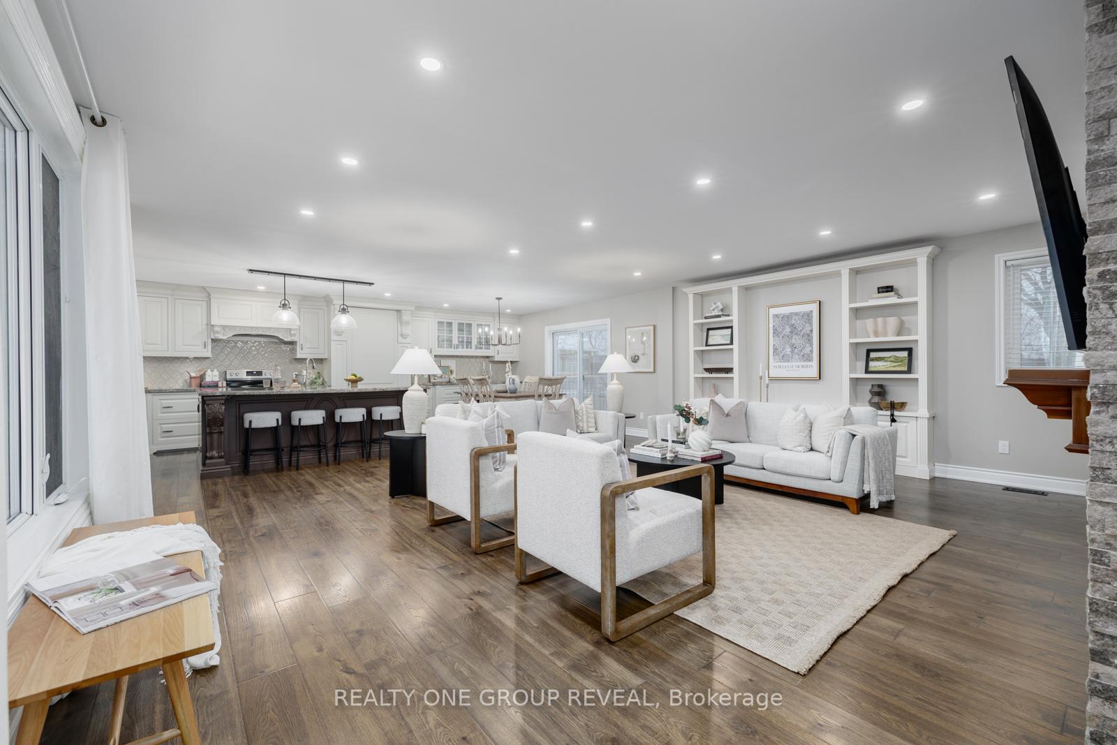 Photo 5 of 211 Lakeview Road, Clarington, Newcastle — HOMEH