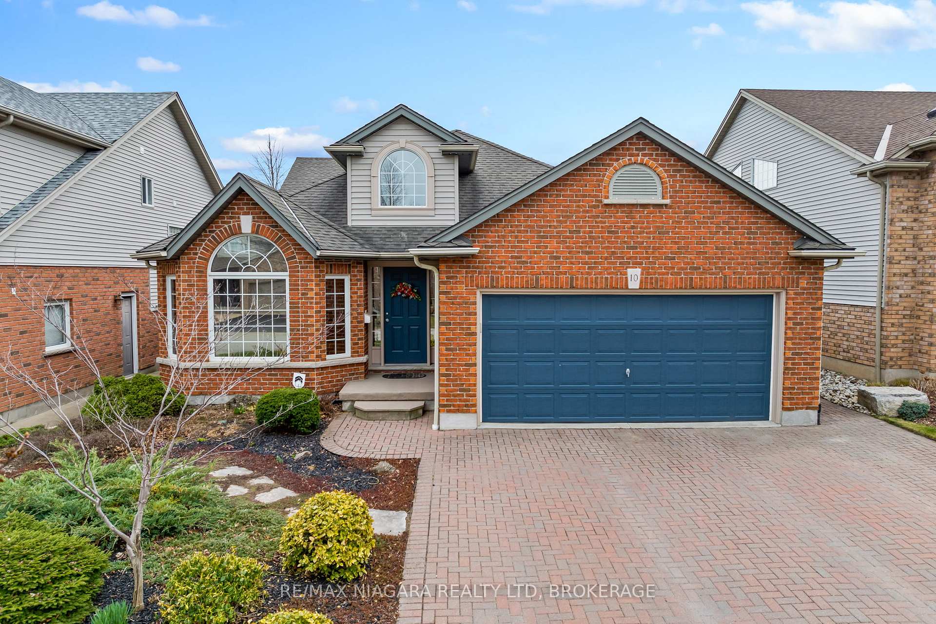 Photo 1 of 10 Montrose Street, St. Catharines, Rykert/Vansickle — HOMEH