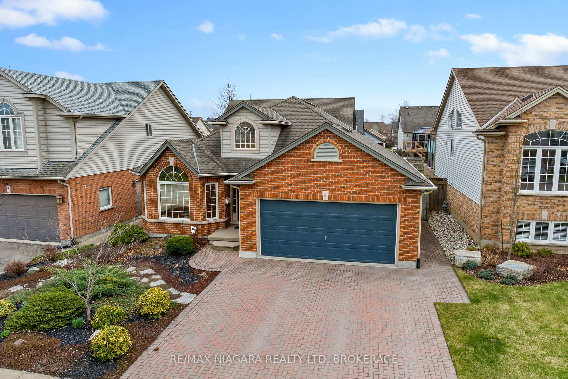 Photo 2 of 10 Montrose Street, St. Catharines, Rykert/Vansickle — HOMEH