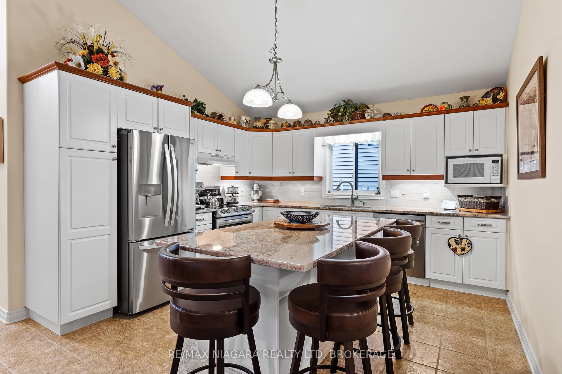 Photo 9 of 10 Montrose Street, St. Catharines, Rykert/Vansickle — HOMEH