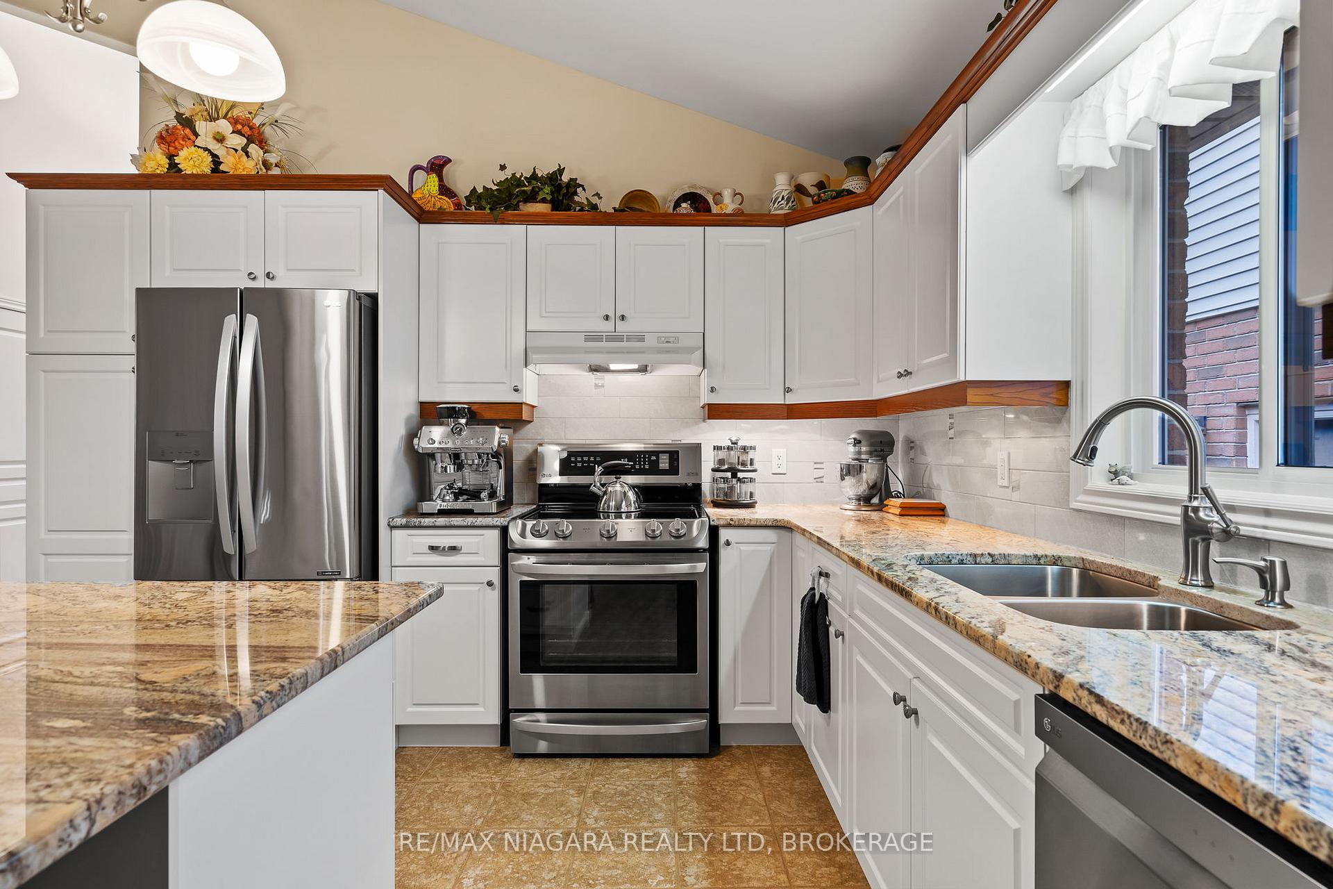 Photo 10 of 10 Montrose Street, St. Catharines, Rykert/Vansickle — HOMEH