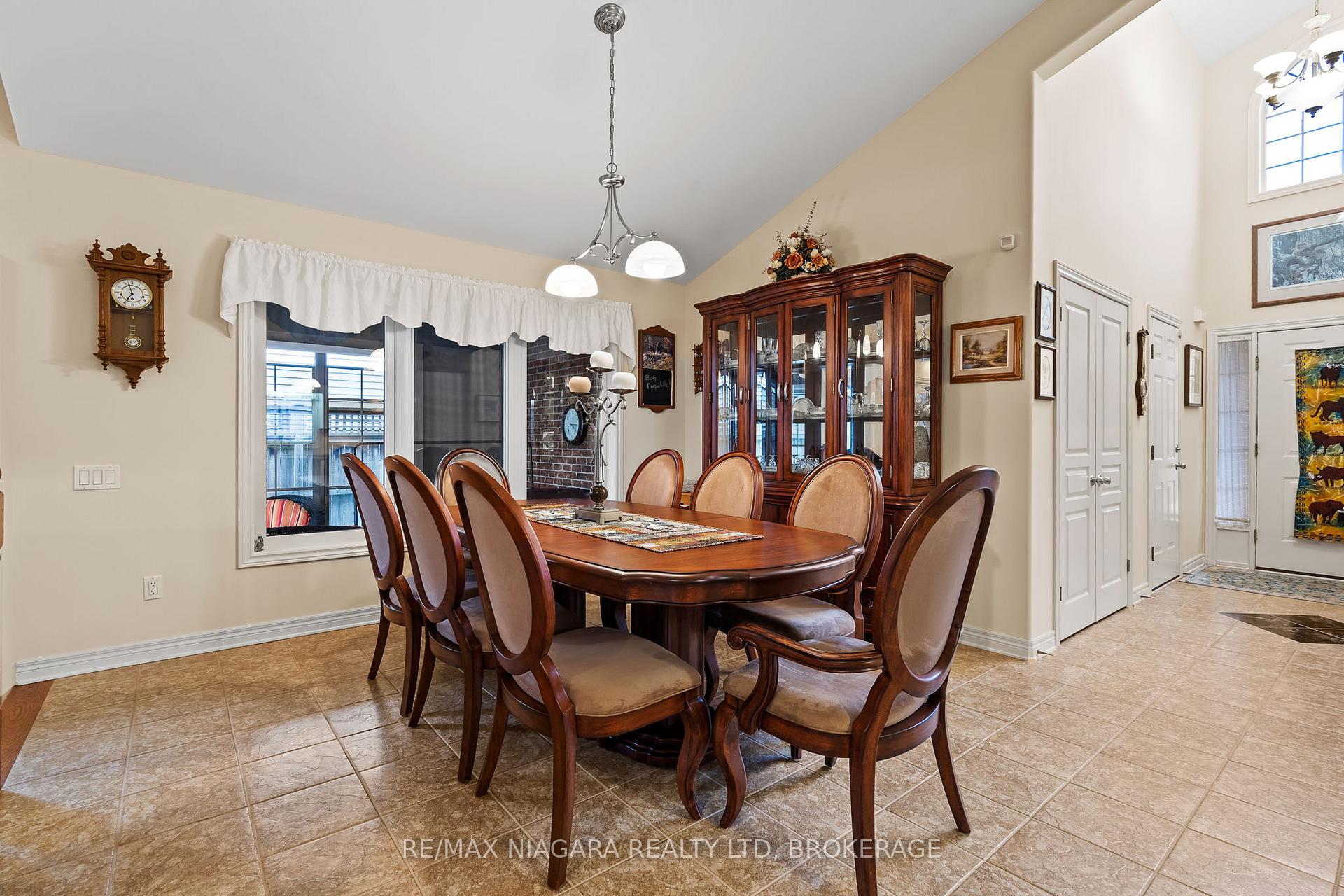 Photo 13 of 10 Montrose Street, St. Catharines, Rykert/Vansickle — HOMEH