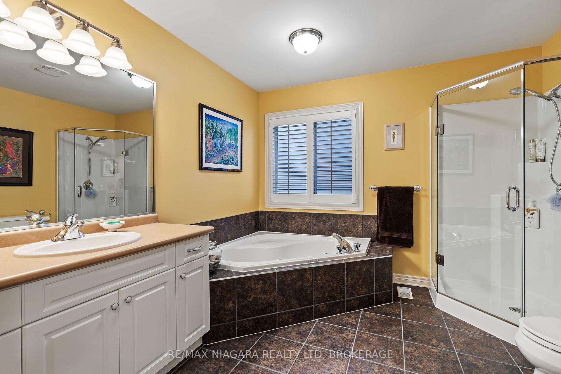 Photo 16 of 10 Montrose Street, St. Catharines, Rykert/Vansickle — HOMEH