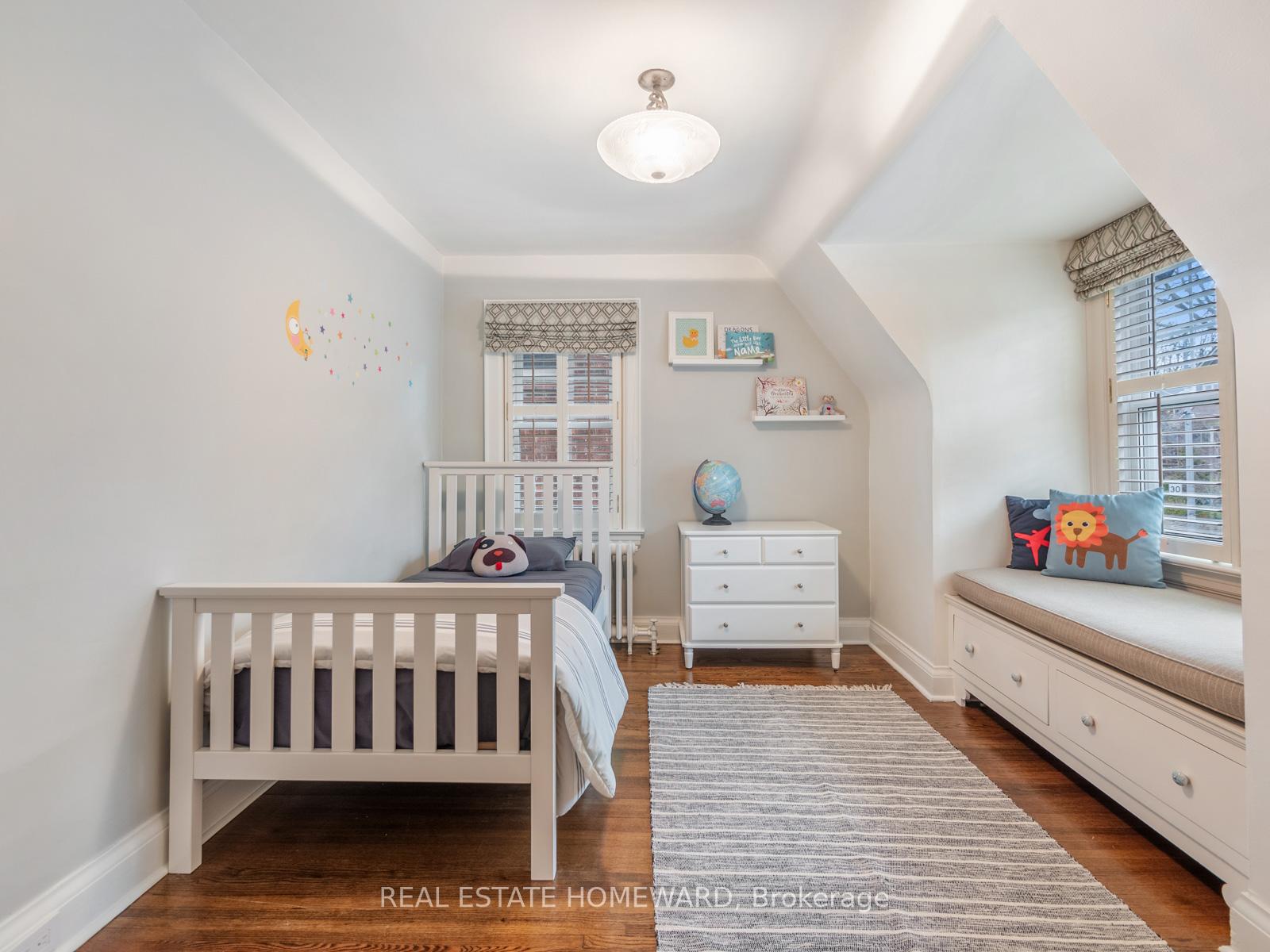 Photo 11 of 53 Beaufort Road, Toronto, The Beaches — HOMEH