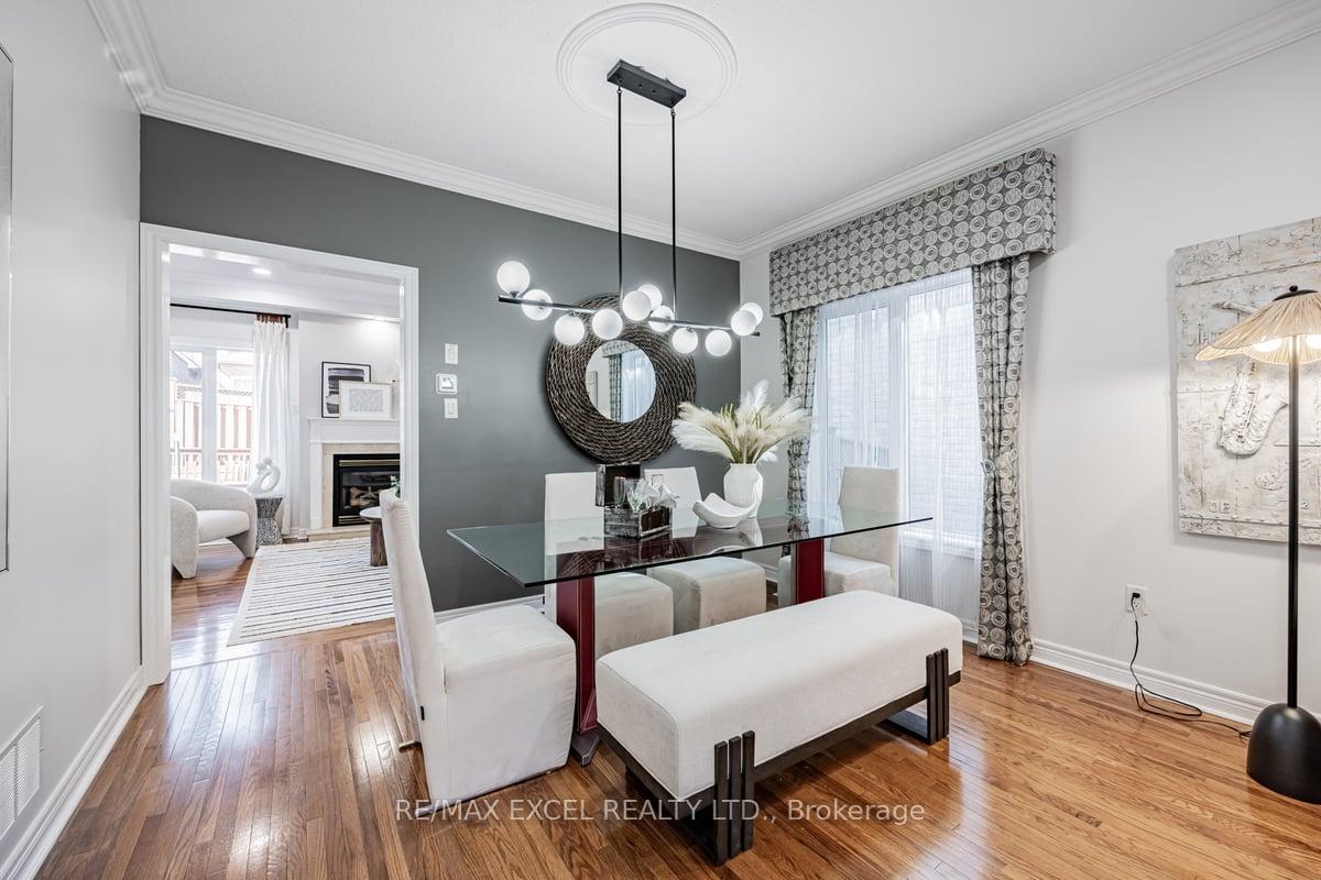 Photo 5 of 8 Weatherill Rd, Markham, Berczy — HOMEH