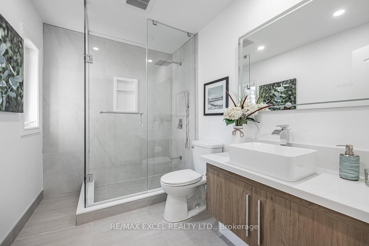 Photo 22 of 8 Weatherill Rd, Markham, Berczy — HOMEH