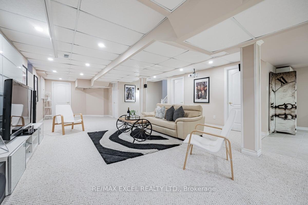 Photo 35 of 8 Weatherill Rd, Markham, Berczy — HOMEH