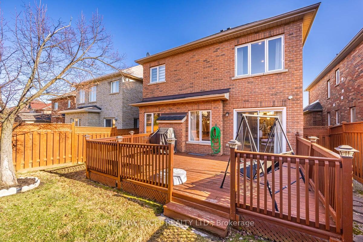 Photo 38 of 8 Weatherill Rd, Markham, Berczy — HOMEH