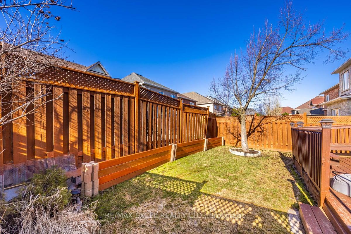 Photo 36 of 8 Weatherill Rd, Markham, Berczy — HOMEH