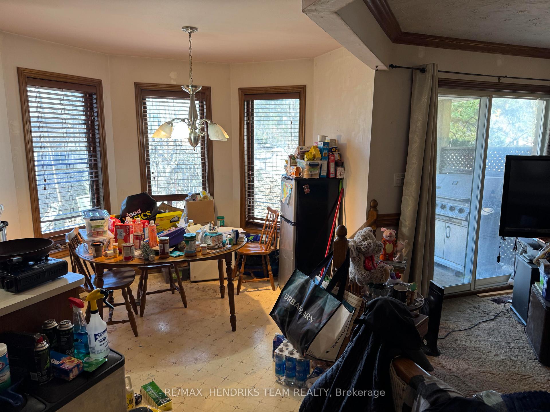 Photo 8 of 104 Sawmill Road, St. Catharines, Grapeview — HOMEH