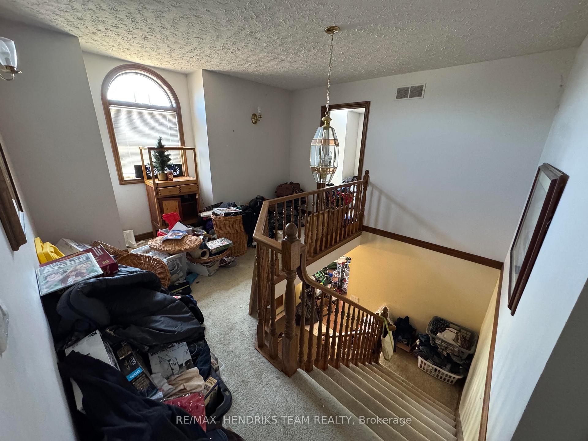 Photo 14 of 104 Sawmill Road, St. Catharines, Grapeview — HOMEH