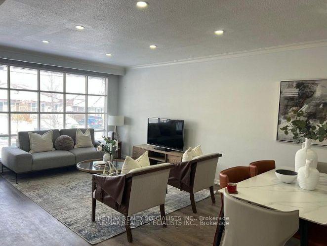 Photo 13 of 31 Sunderland Crescent, Scarborough, Woburn — HOMEH