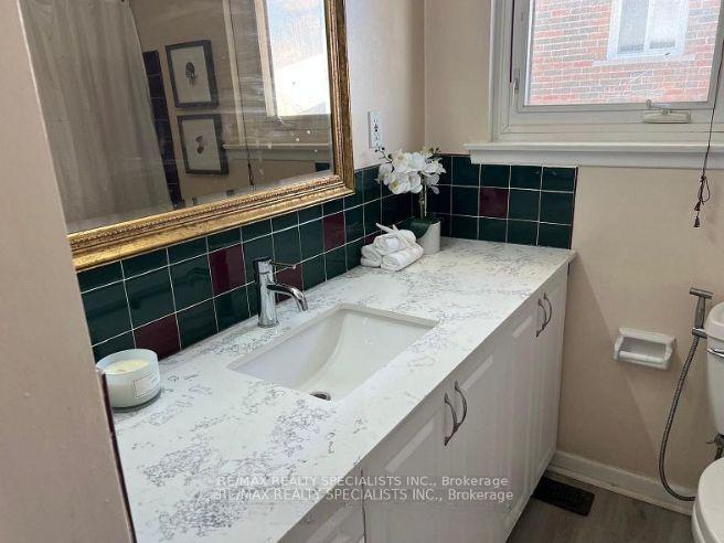 Photo 7 of 31 Sunderland Crescent, Scarborough, Woburn — HOMEH