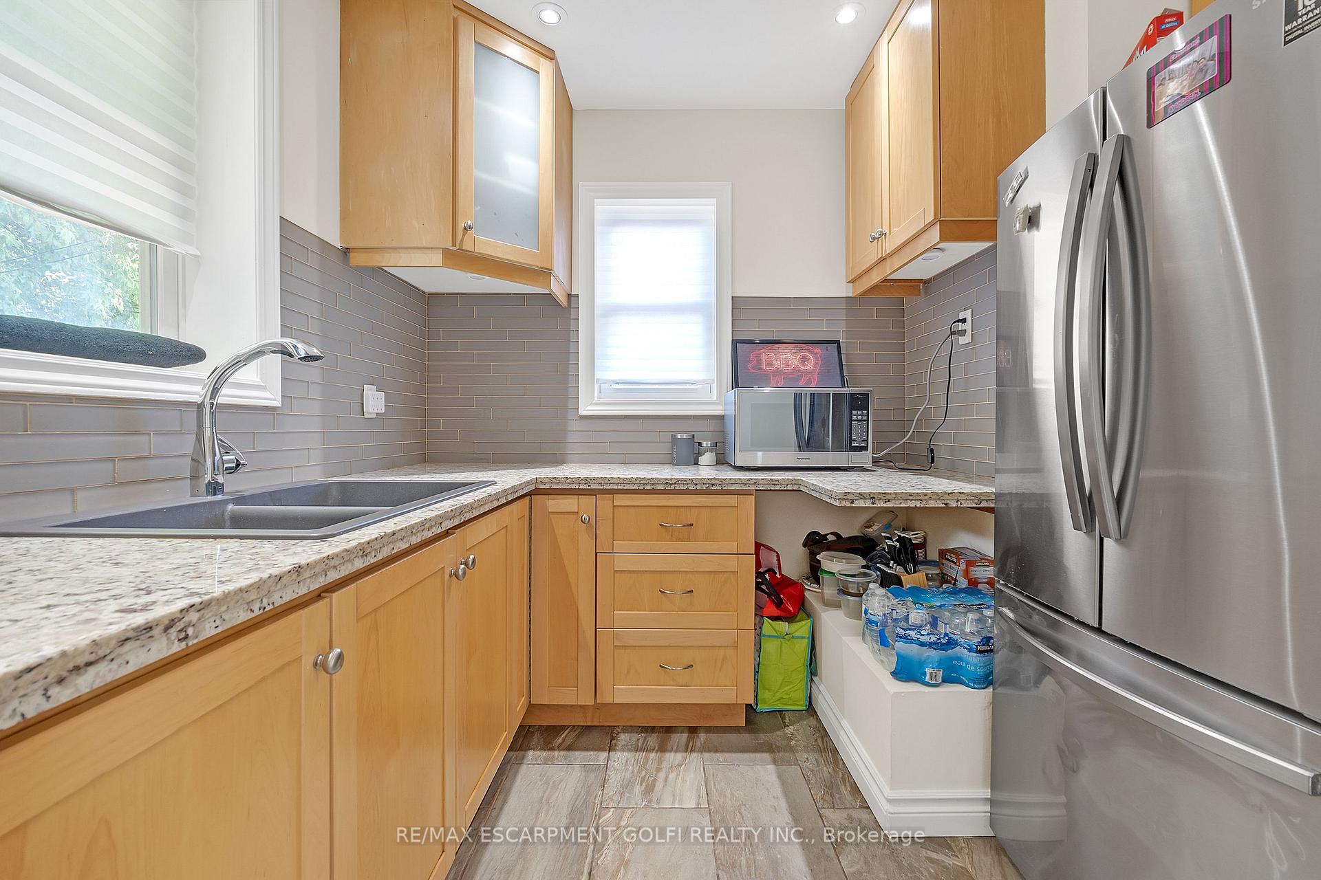 Photo 2 of 1617 Main Street E, Hamilton, Homeside — HOMEH