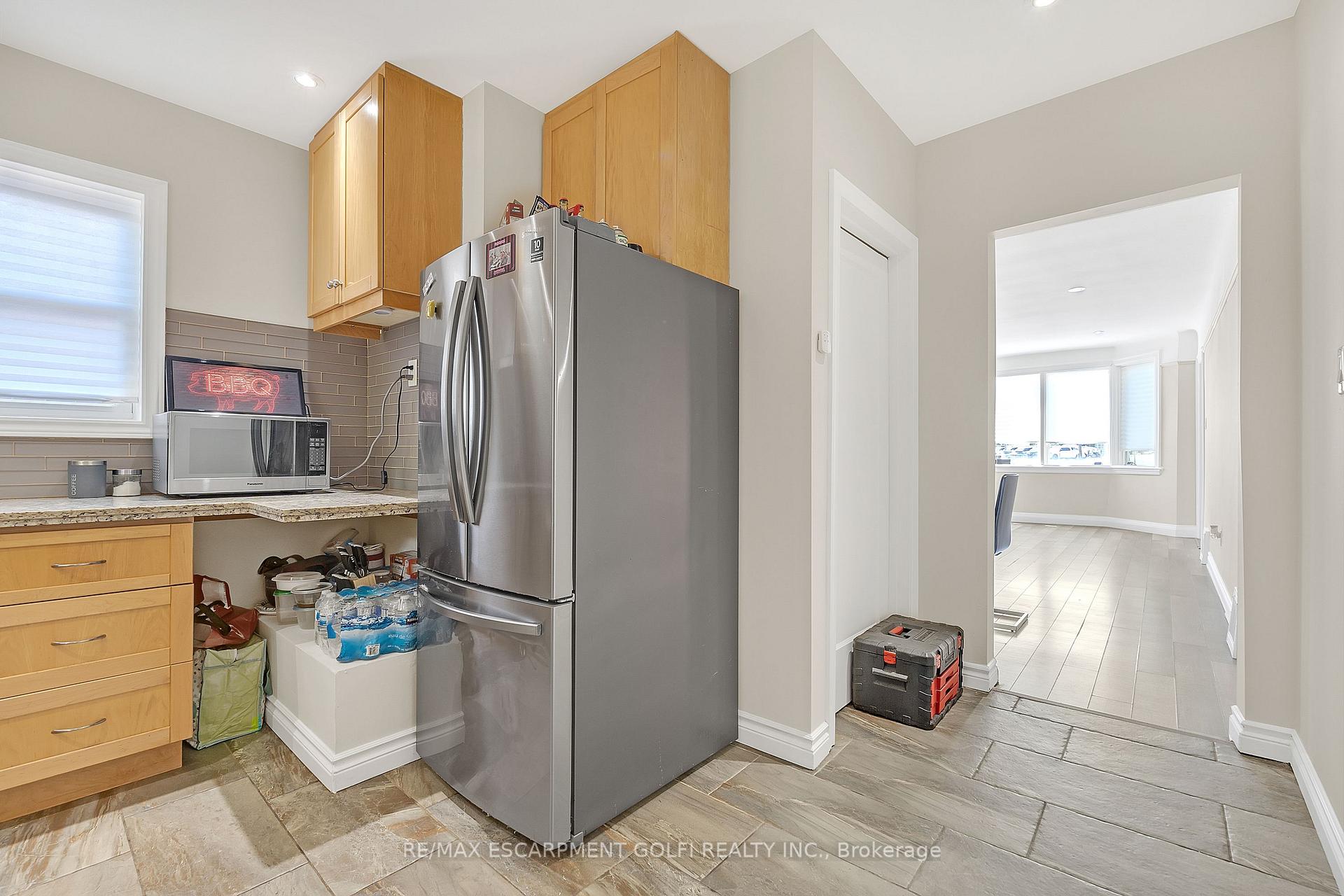 Photo 10 of 1617 Main Street E, Hamilton, Homeside — HOMEH