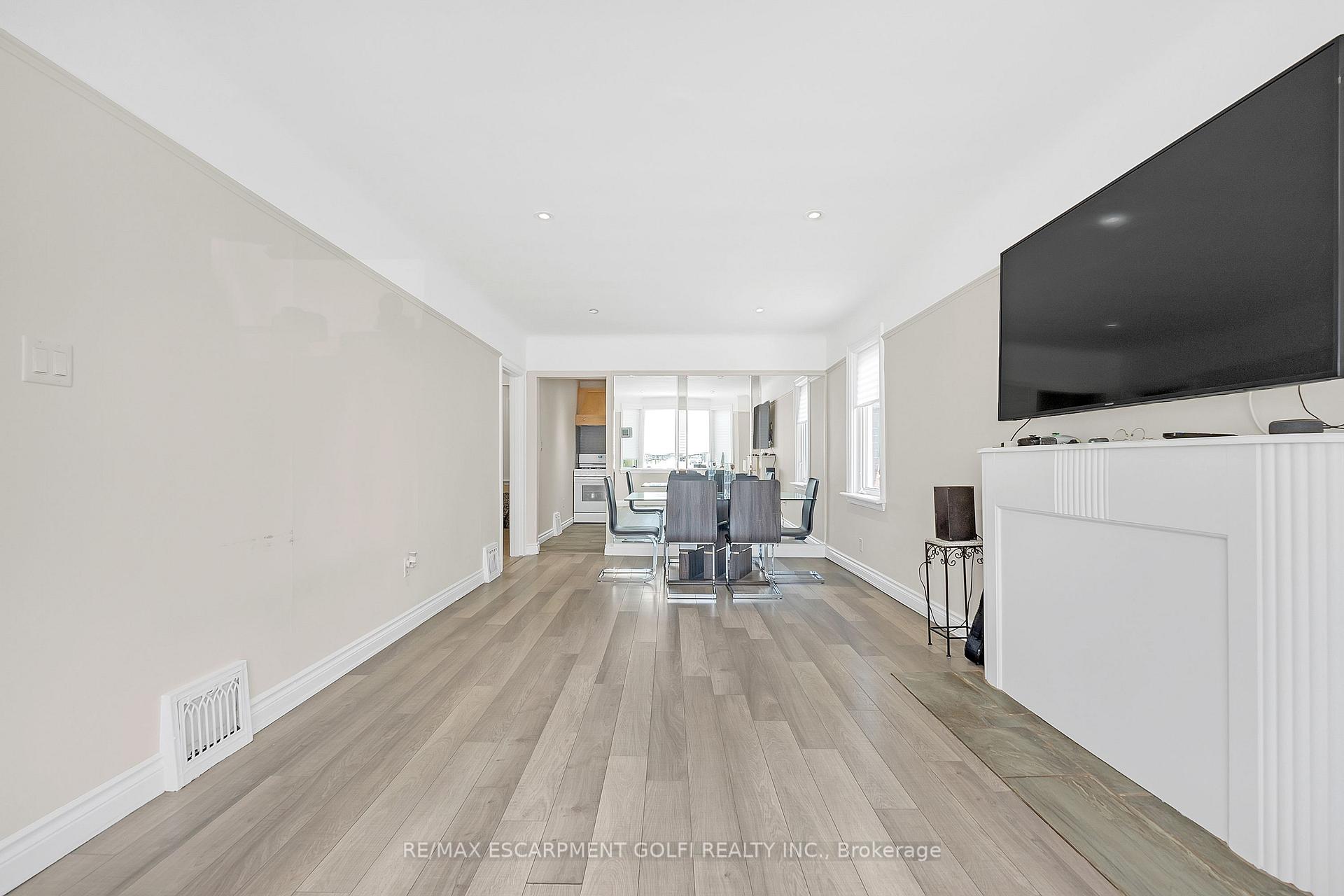 Photo 9 of 1617 Main Street E, Hamilton, Homeside — HOMEH