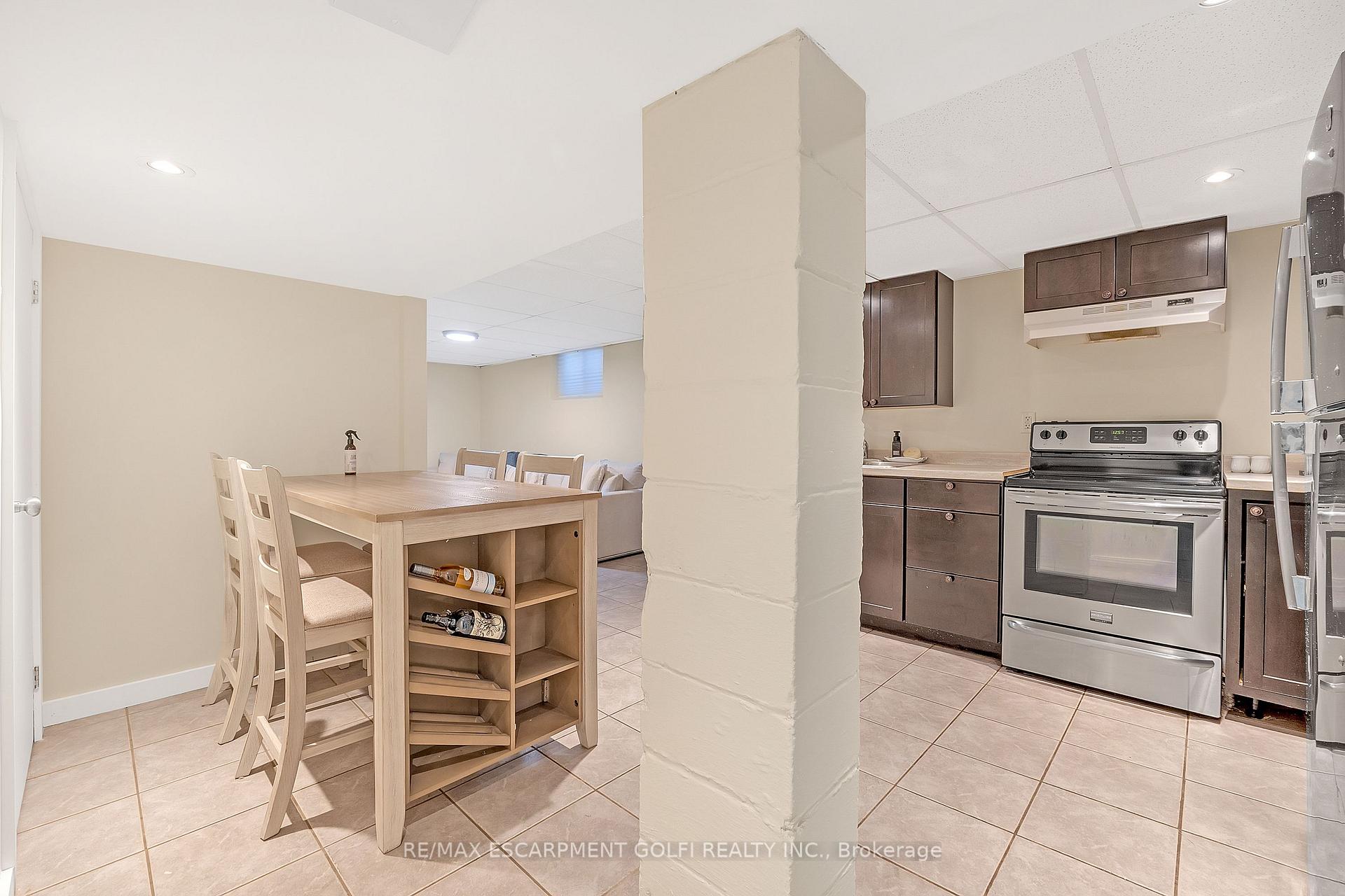 Photo 18 of 1617 Main Street E, Hamilton, Homeside — HOMEH
