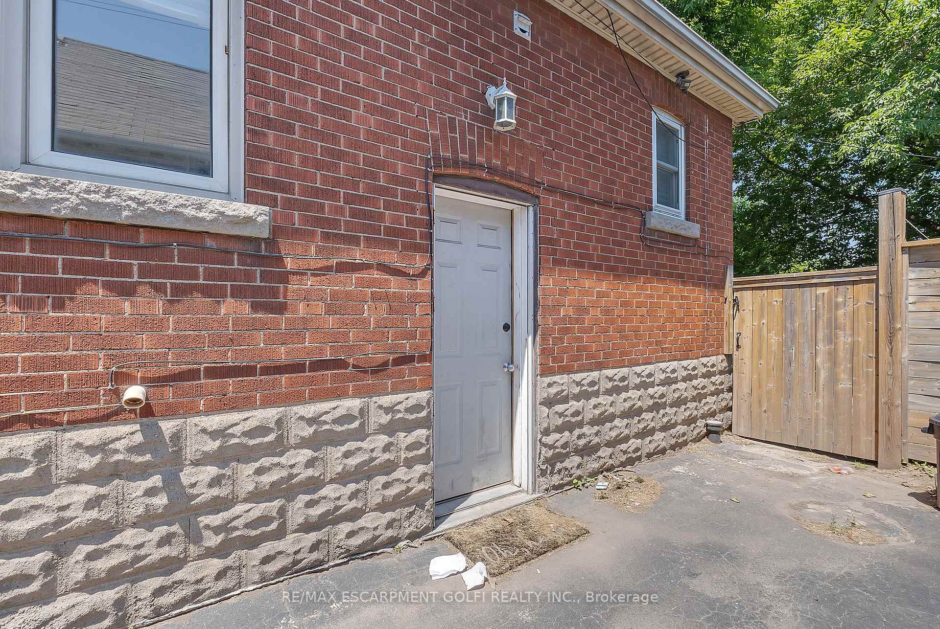 Photo 31 of 1617 Main Street E, Hamilton, Homeside — HOMEH