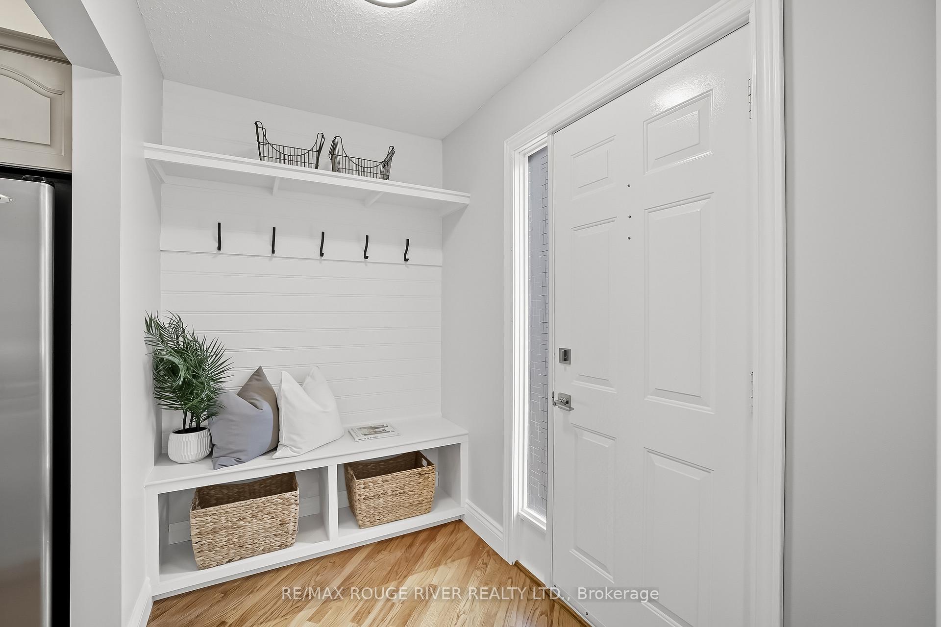Photo 3 of 7 Vincent Court, Clarington, Newcastle — HOMEH