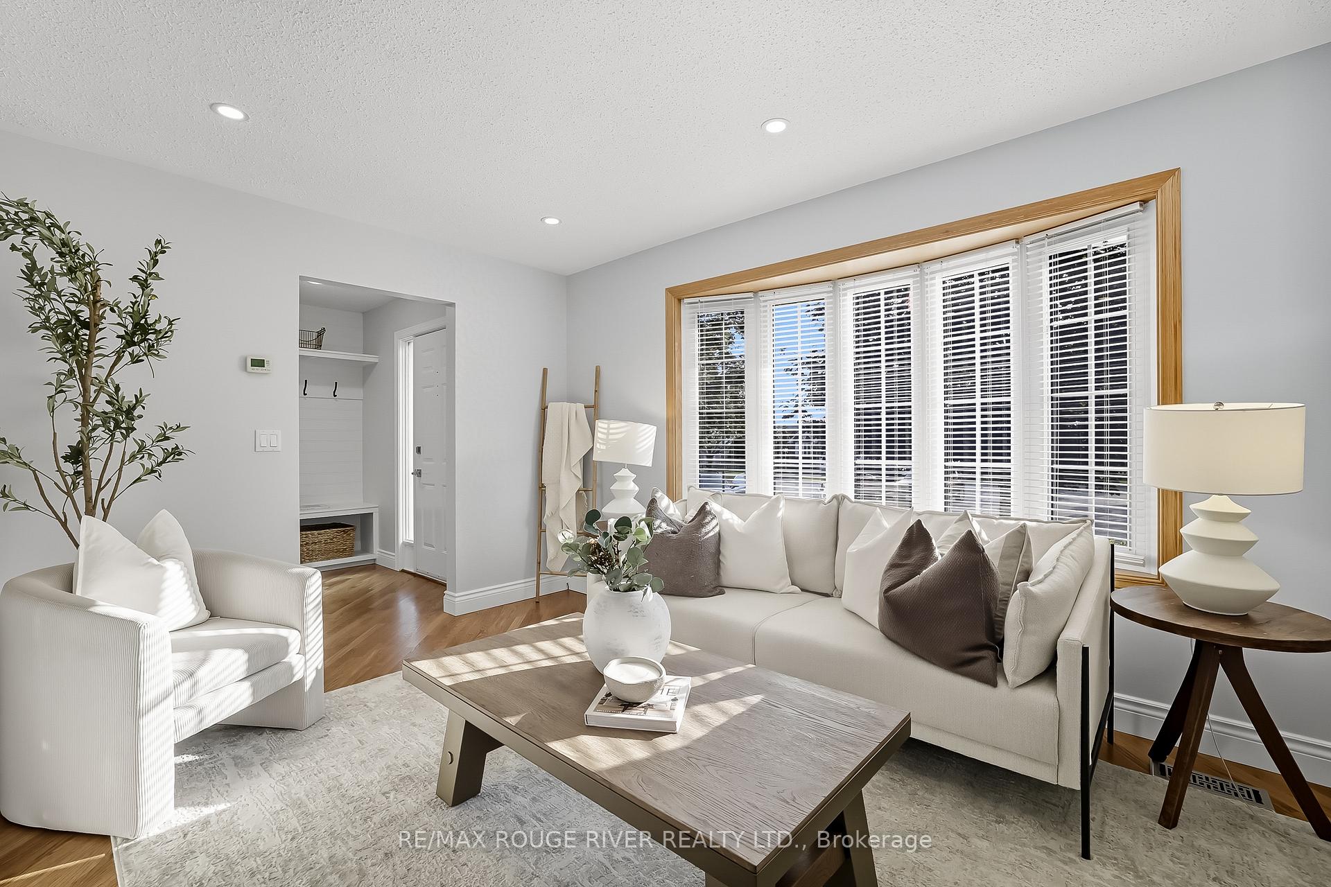Photo 5 of 7 Vincent Court, Clarington, Newcastle — HOMEH