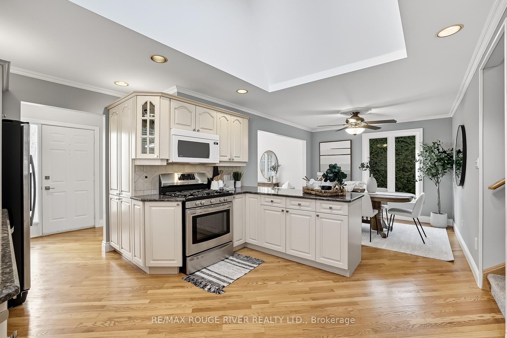 Photo 10 of 7 Vincent Court, Clarington, Newcastle — HOMEH