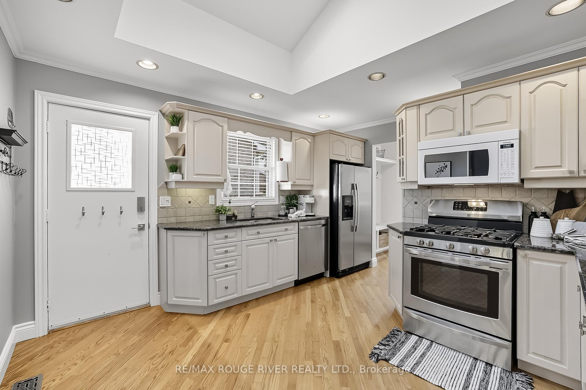 Photo 11 of 7 Vincent Court, Clarington, Newcastle — HOMEH