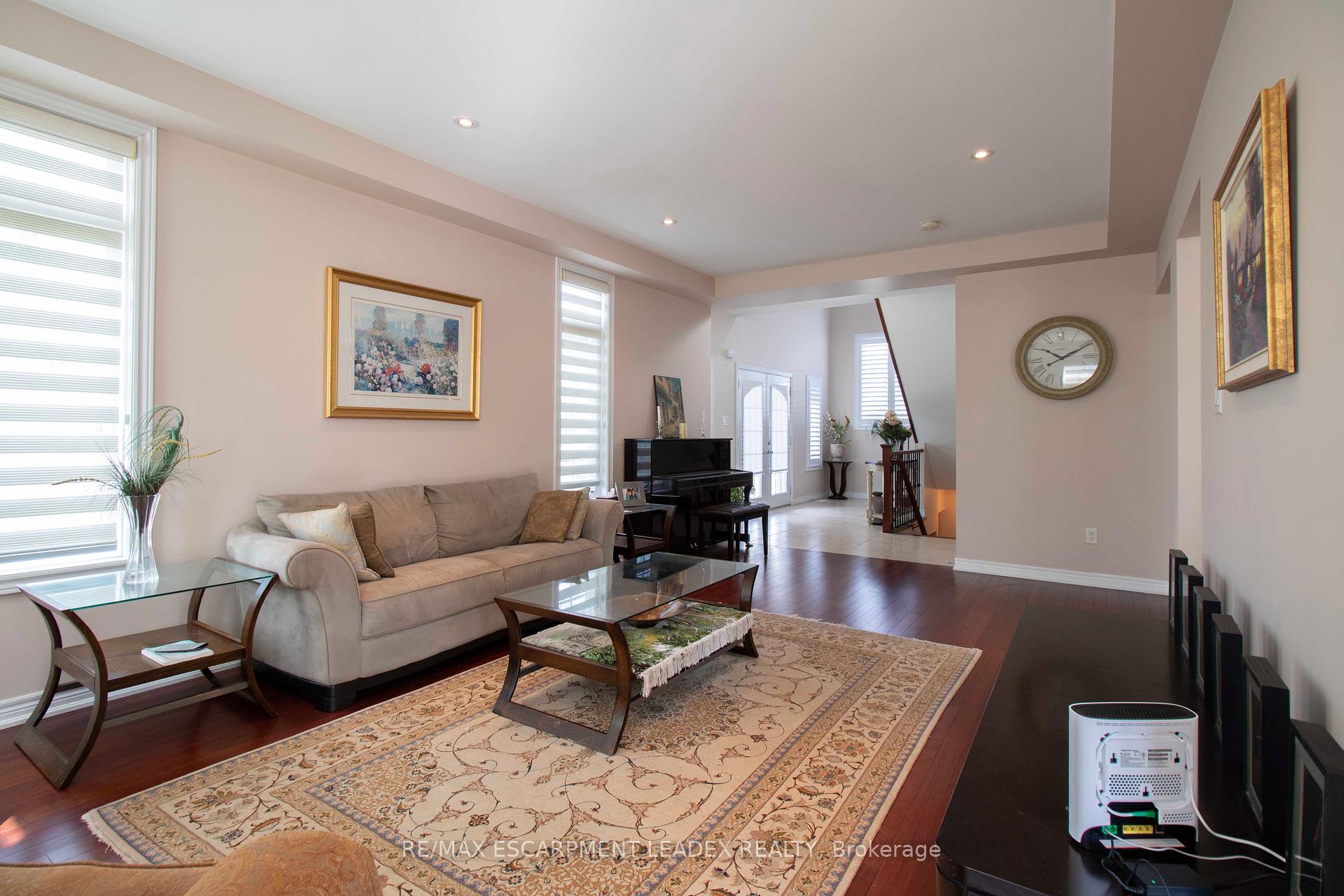 Photo 4 of Unit 30, 441 Stonehenge Drive, Hamilton, Ancaster — HOMEH