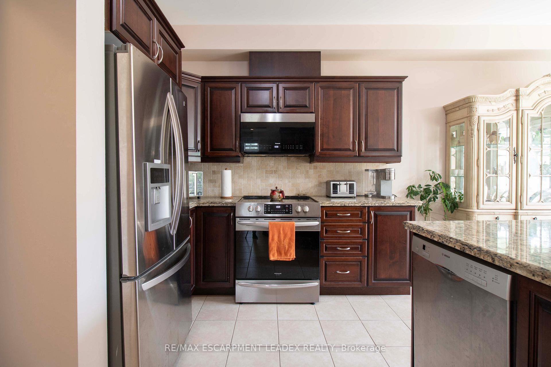 Photo 32 of Unit 30, 441 Stonehenge Drive, Hamilton, Ancaster — HOMEH