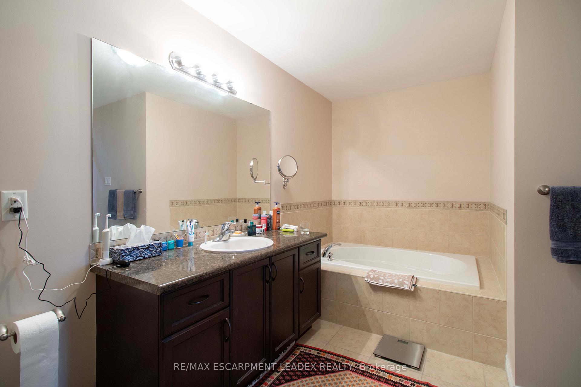 Photo 41 of Unit 30, 441 Stonehenge Drive, Hamilton, Ancaster — HOMEH
