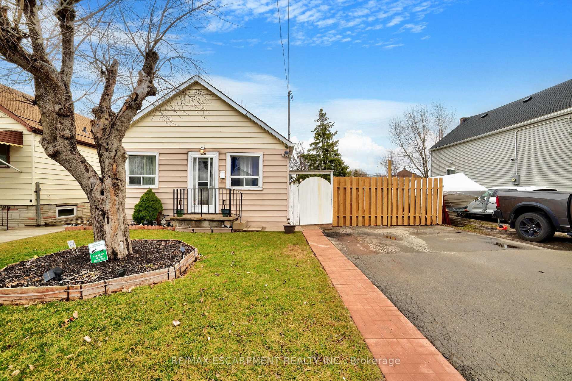 Photo 1 of 426 Waverly Street, Hamilton, McQuesten — HOMEH