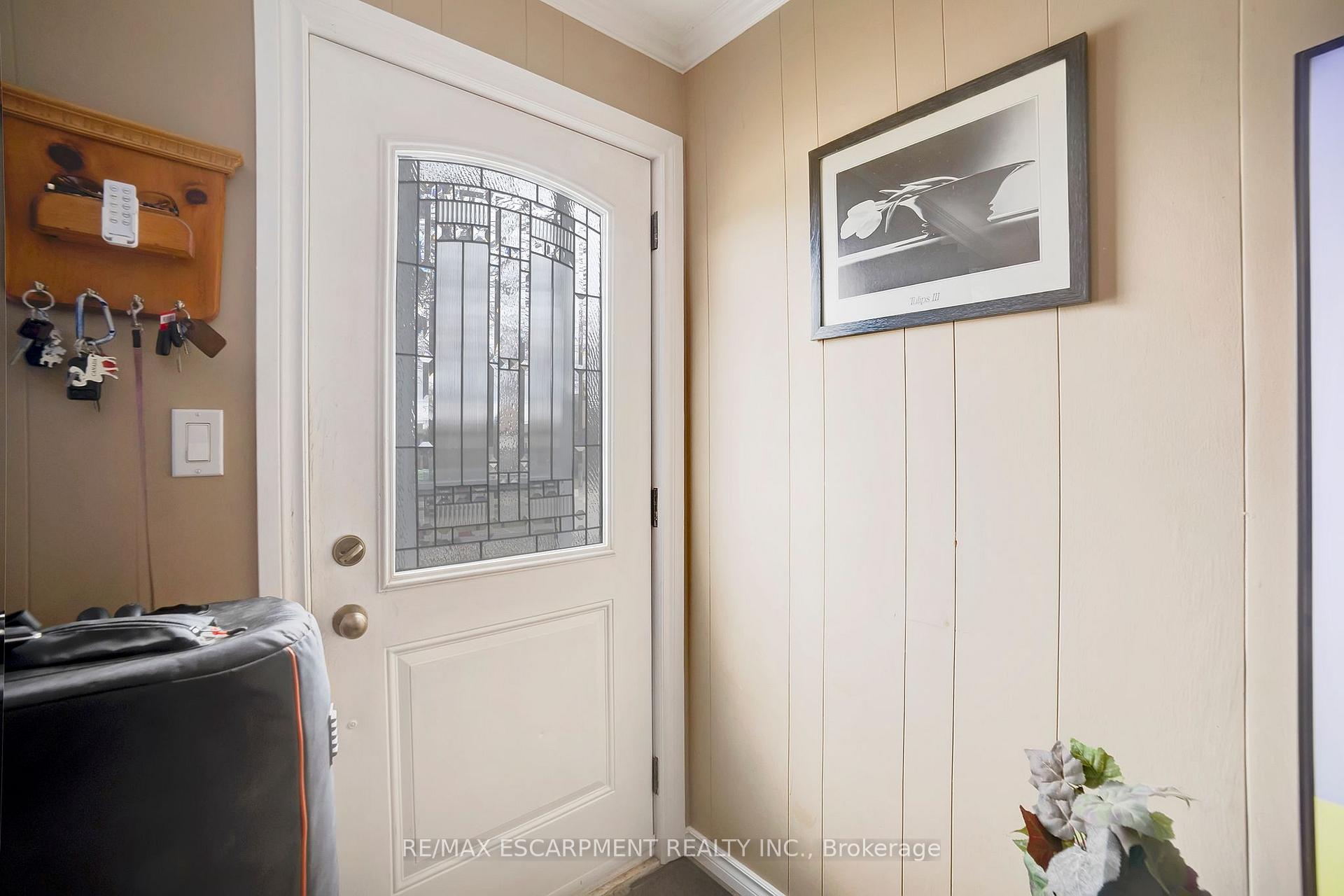 Photo 4 of 426 Waverly Street, Hamilton, McQuesten — HOMEH