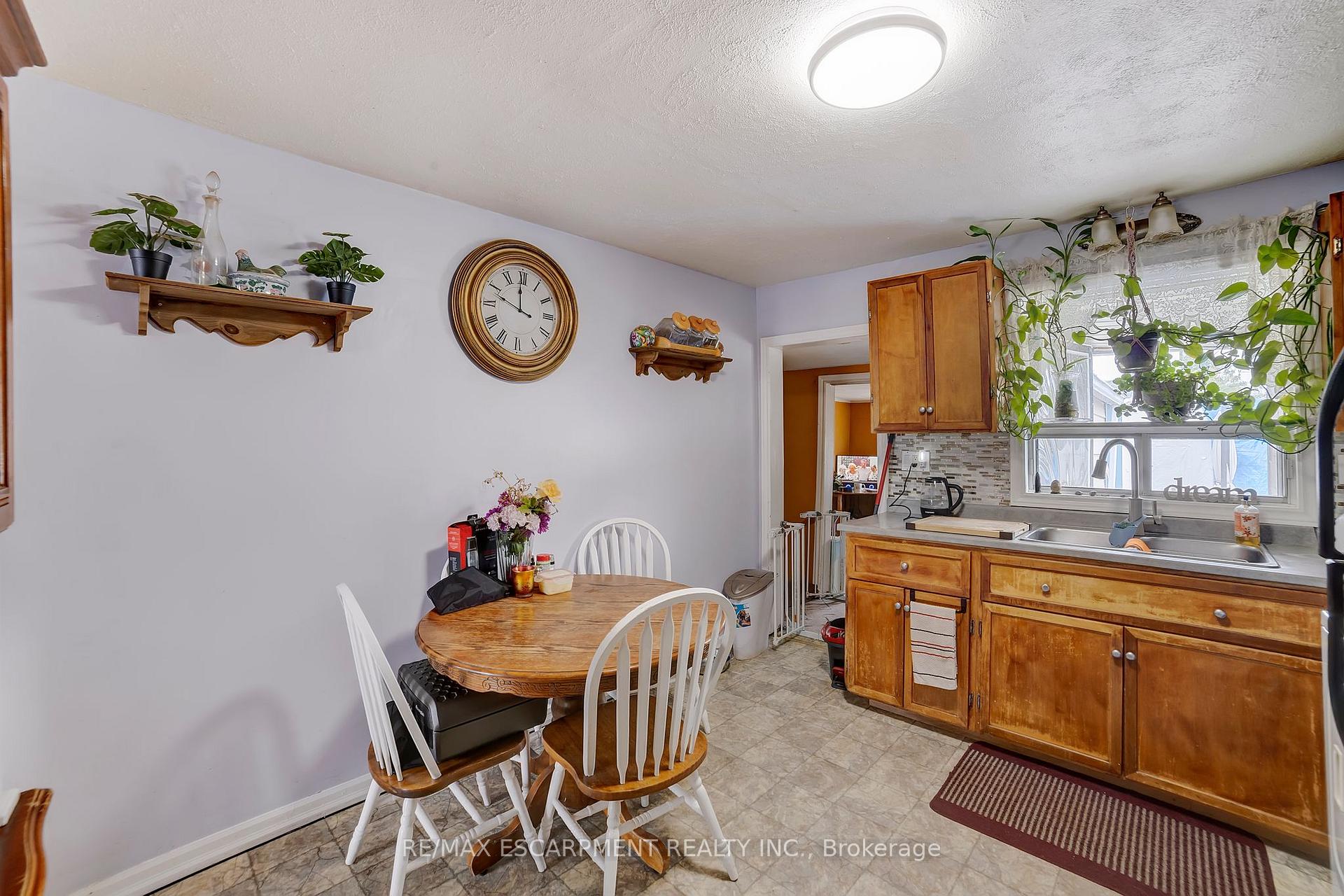 Photo 14 of 426 Waverly Street, Hamilton, McQuesten — HOMEH